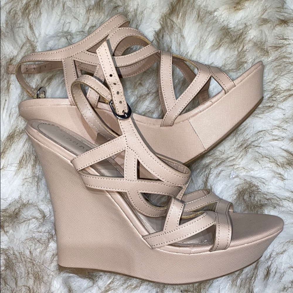 NUDE HEELS
